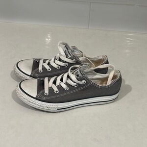 Kids Gray Converse Sneakers / fits women size 7